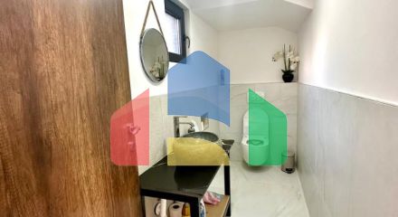 Просторная вилла с видом на море и бассейном в Утехе, всего в 100 метрах от пляжа!