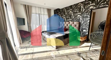 Просторная вилла с видом на море и бассейном в Утехе, всего в 100 метрах от пляжа!