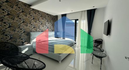 Просторная вилла с видом на море и бассейном в Утехе, всего в 100 метрах от пляжа!