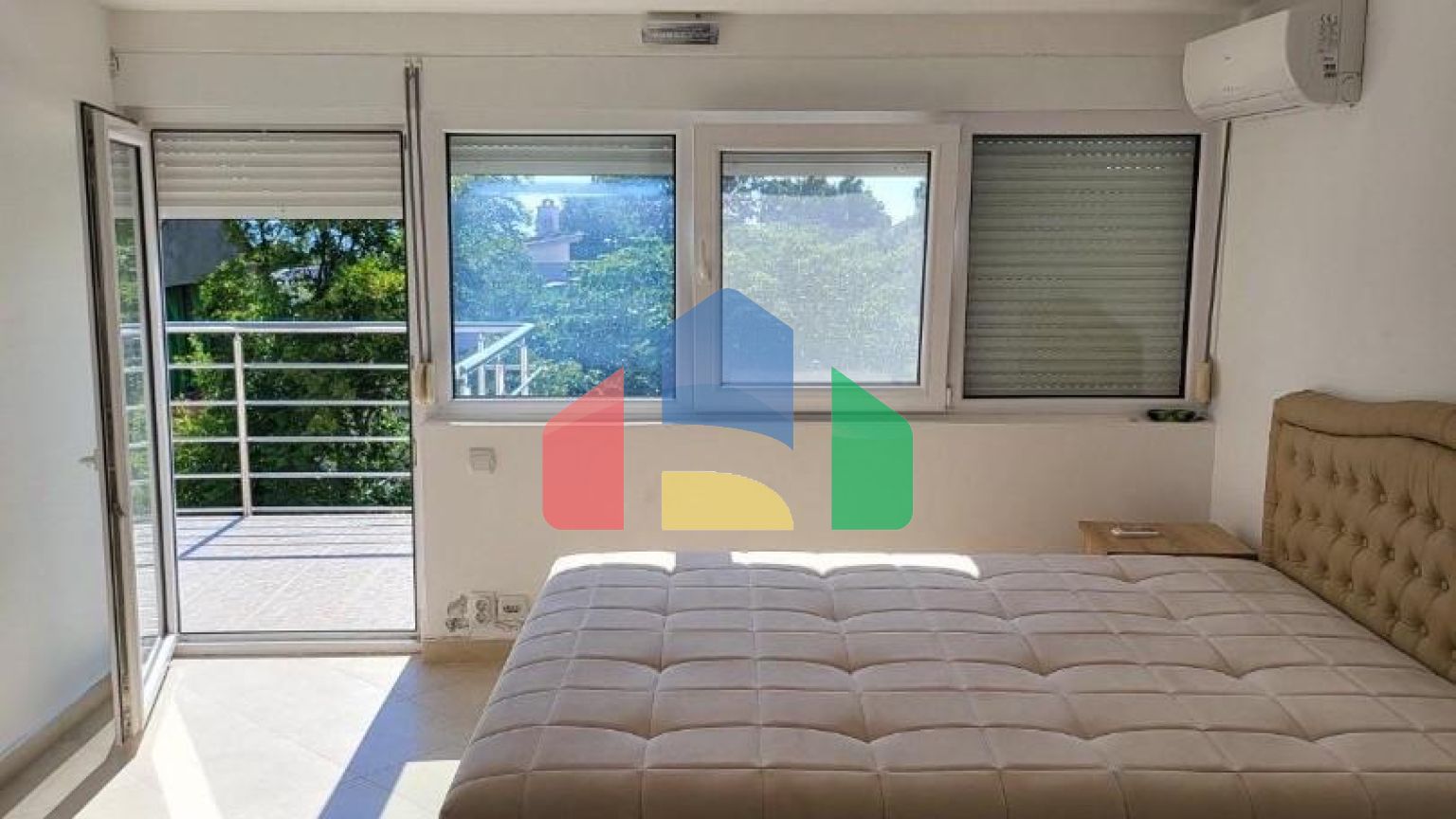 Мини-отель на Утехе не далеко от пляжа по хорошей цене