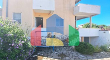 House with sea views 5 minutes walk from the beach on Utekha