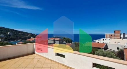 House with sea views 5 minutes walk from the beach on Utekha