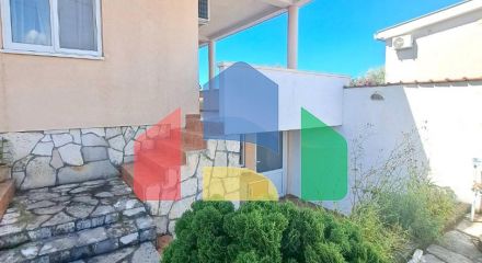House with sea views 5 minutes walk from the beach on Utekha