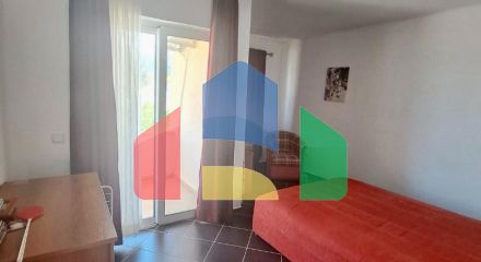 House with sea views 5 minutes walk from the beach on Utekha