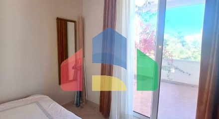 House with sea views 5 minutes walk from the beach on Utekha