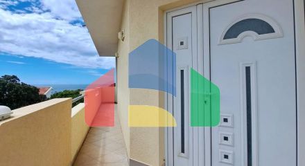 Дом с прекрасным видом на море, всего в 150 метрах от пляжа в Утехе