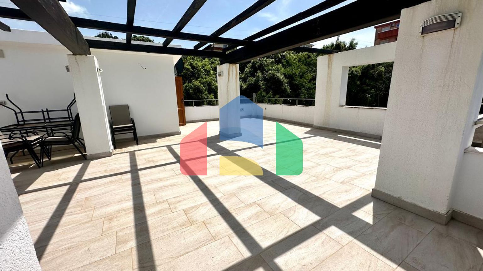 Дом с видом на море и бассейном на Утехе - 375.000 евро