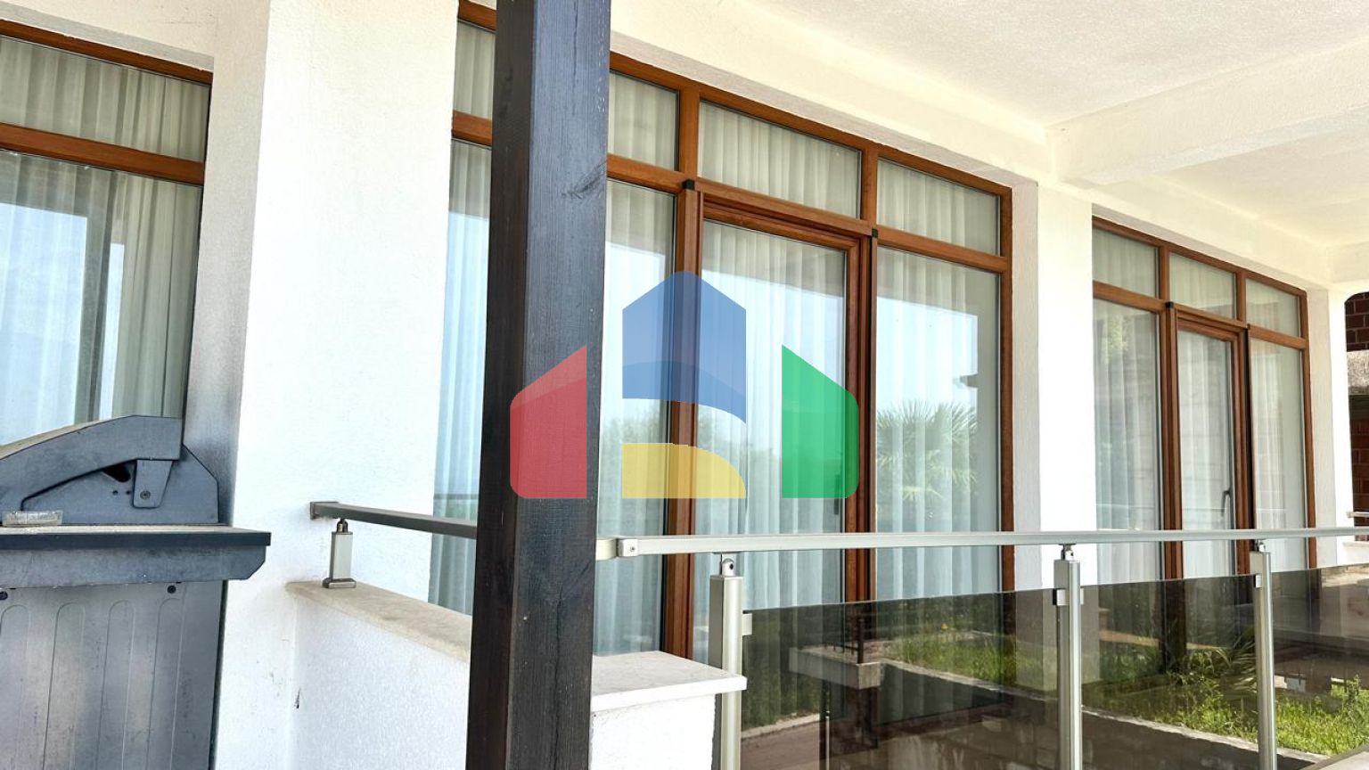 Дом с видом на море и бассейном на Утехе - 375.000 евро