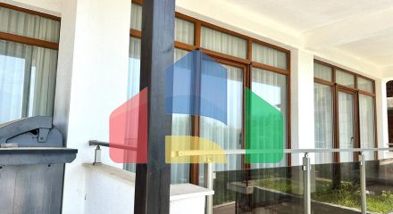 Дом с видом на море и бассейном на Утехе - 375.000 евро