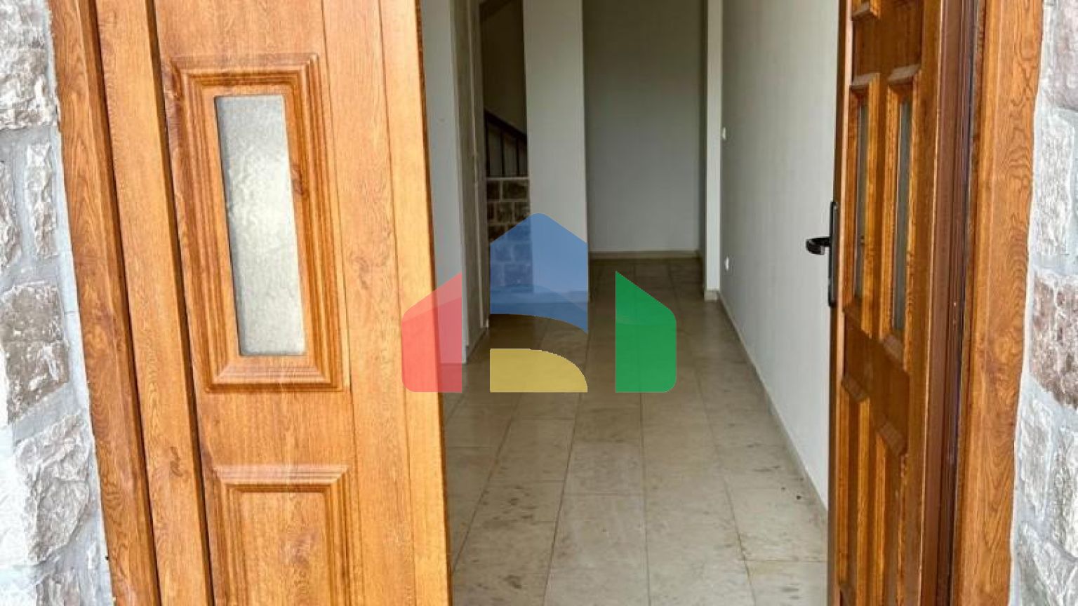 Дом с видом на море и бассейном на Утехе - 375.000 евро