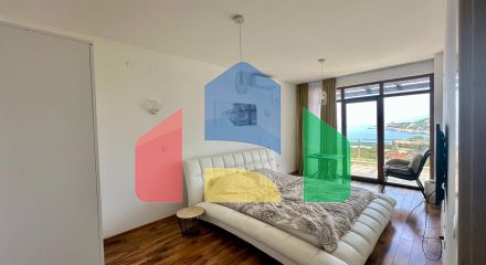 Дом с видом на море и бассейном на Утехе - 375.000 евро