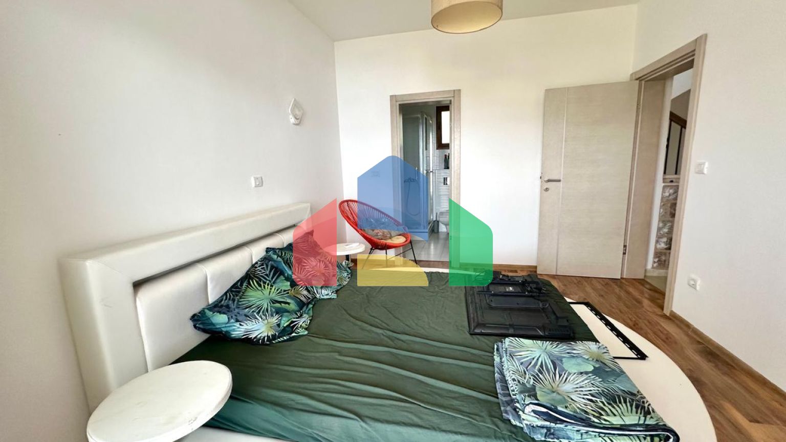 Дом с видом на море и бассейном на Утехе - 375.000 евро