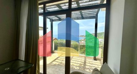 Дом с видом на море и бассейном на Утехе - 375.000 евро