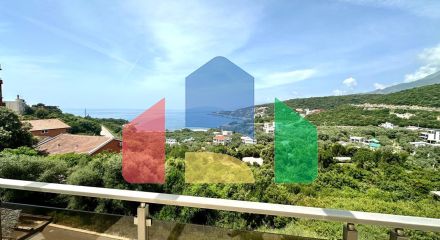 Дом с видом на море и бассейном на Утехе - 375.000 евро