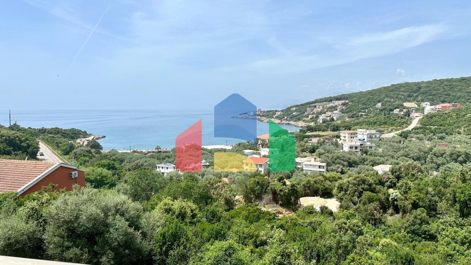 Дом с видом на море и бассейном на Утехе - 375.000 евро