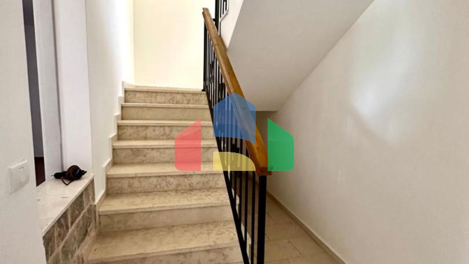 Дом с видом на море и бассейном на Утехе - 375.000 евро