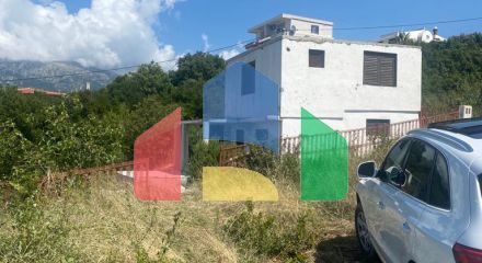 Two-storey house in Kunya