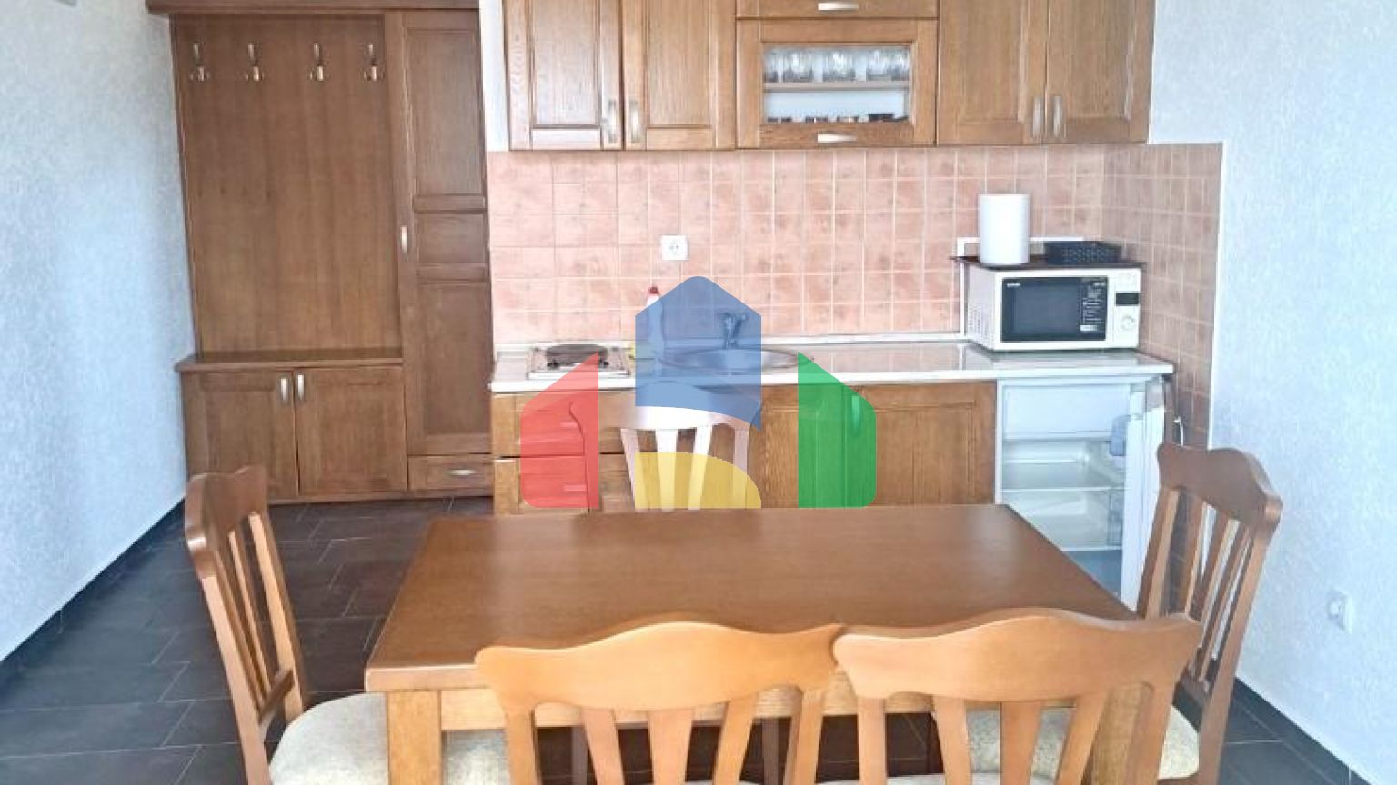 Просторная студия с видом на море на Утехе