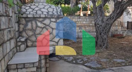 Spacious house with apartments 30 meters from the sea in Uteha with a recreation area and a garden on the plot