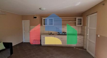 Просторный дом с апартаментами в 30 метрах от моря в Утехе с зоной отдыха и сада на участке