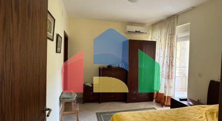 Просторный дом с апартаментами в 30 метрах от моря в Утехе с зоной отдыха и сада на участке