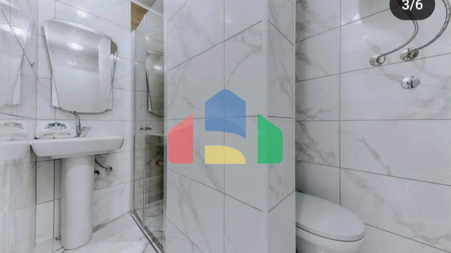 Предлагается к продаже квартира с одной спальней в комплексе с бассейном рядом с морем.