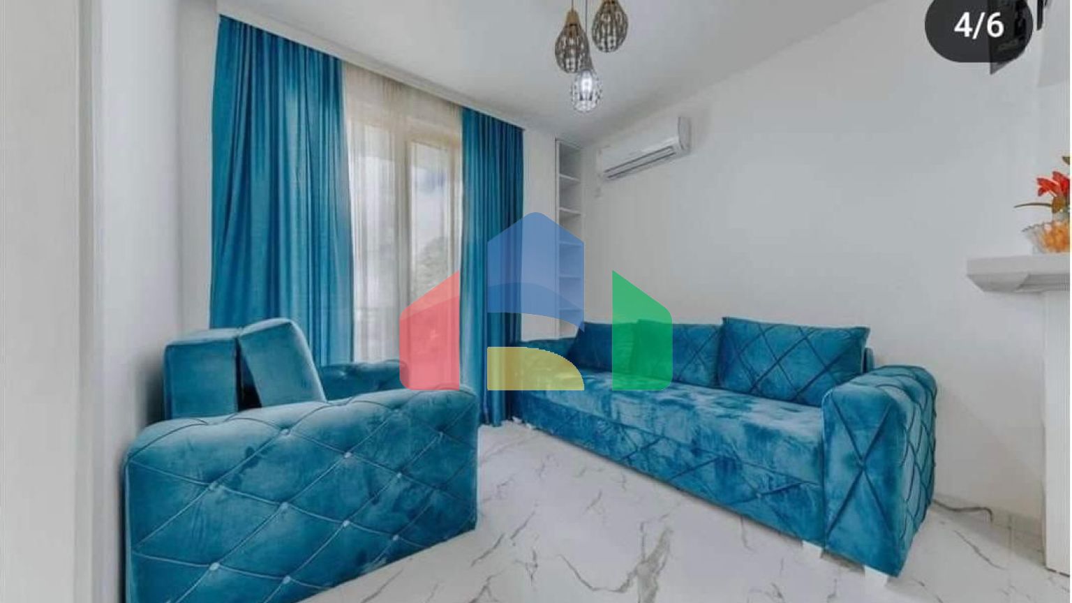 Предлагается к продаже квартира с одной спальней в комплексе с бассейном рядом с морем.