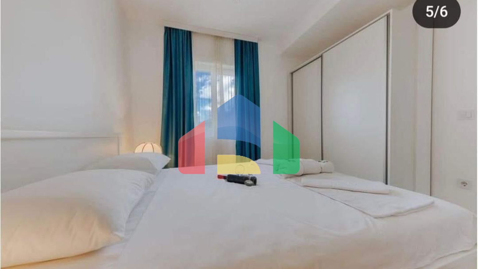 Предлагается к продаже квартира с одной спальней в комплексе с бассейном рядом с морем.