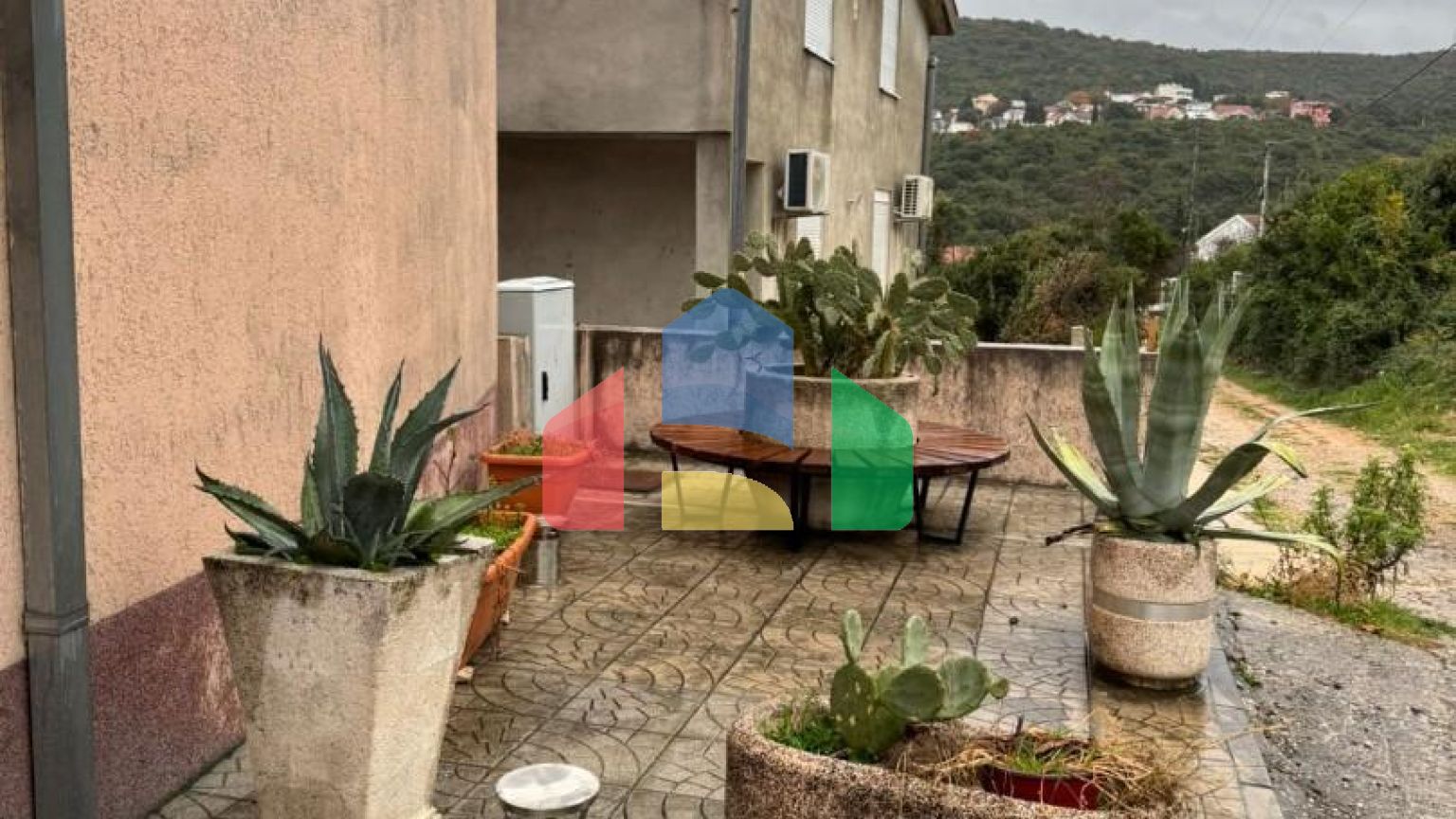 Квартира с видом на море в тихом месте Утехи по низкой цене