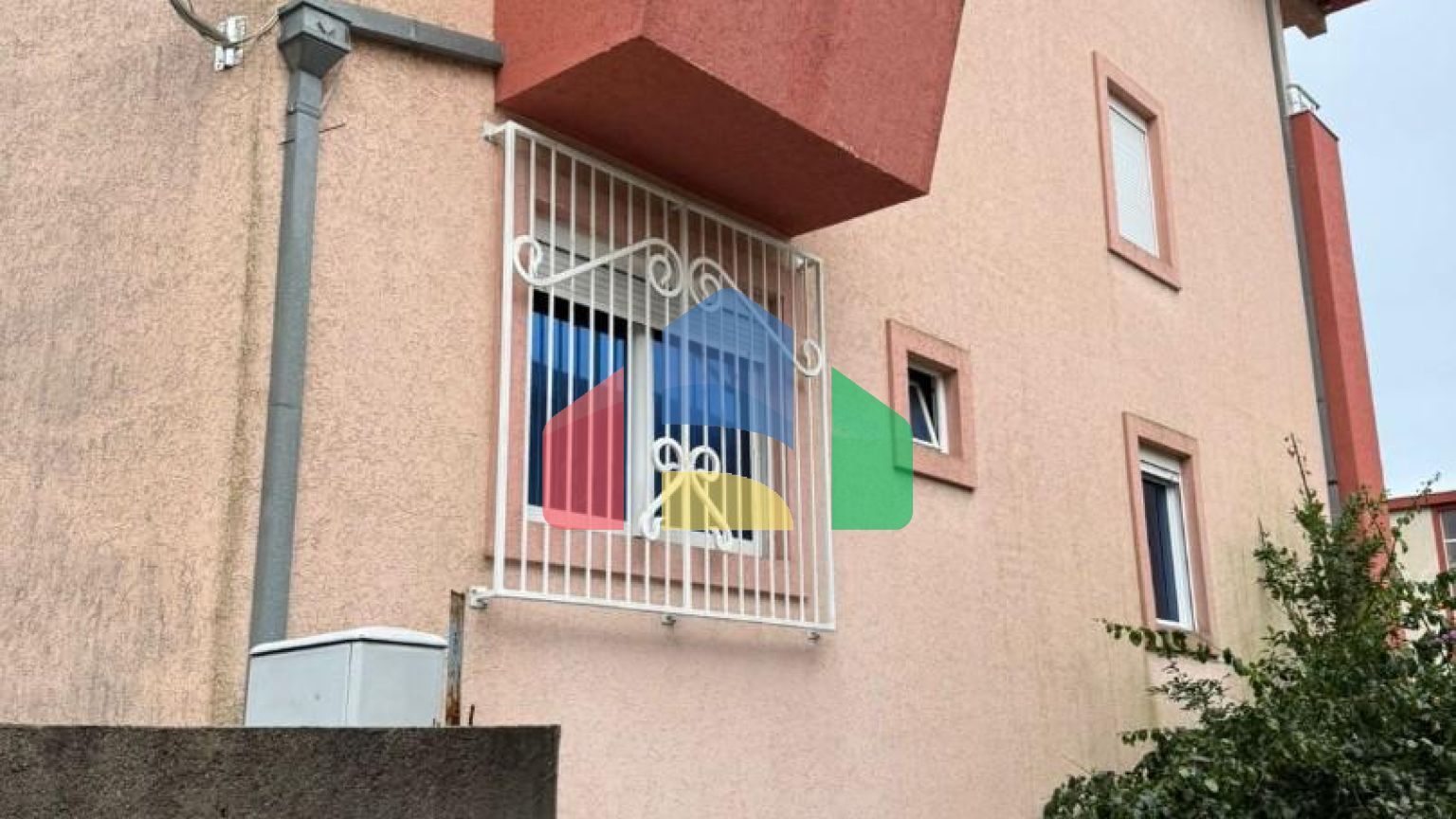 Квартира с видом на море в тихом месте Утехи по низкой цене