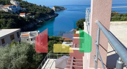 Продаётся вилла во второй линии от моря с большим участком 1046 м² в Утехе