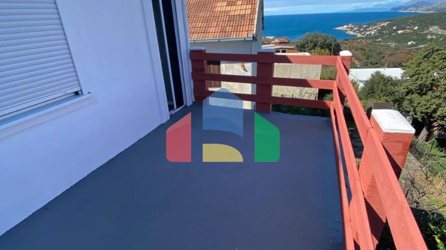 Дом в Утехе с панорамным видом на море