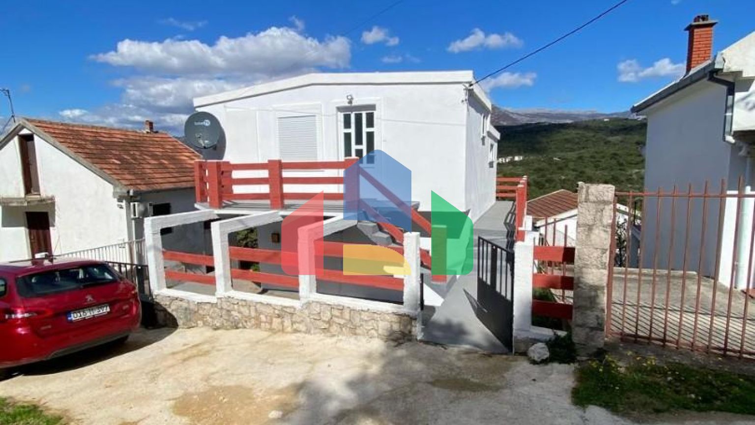 Дом в Утехе с панорамным видом на море