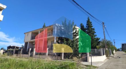 Дом в Утджехе, Видиковак с соснами на участке