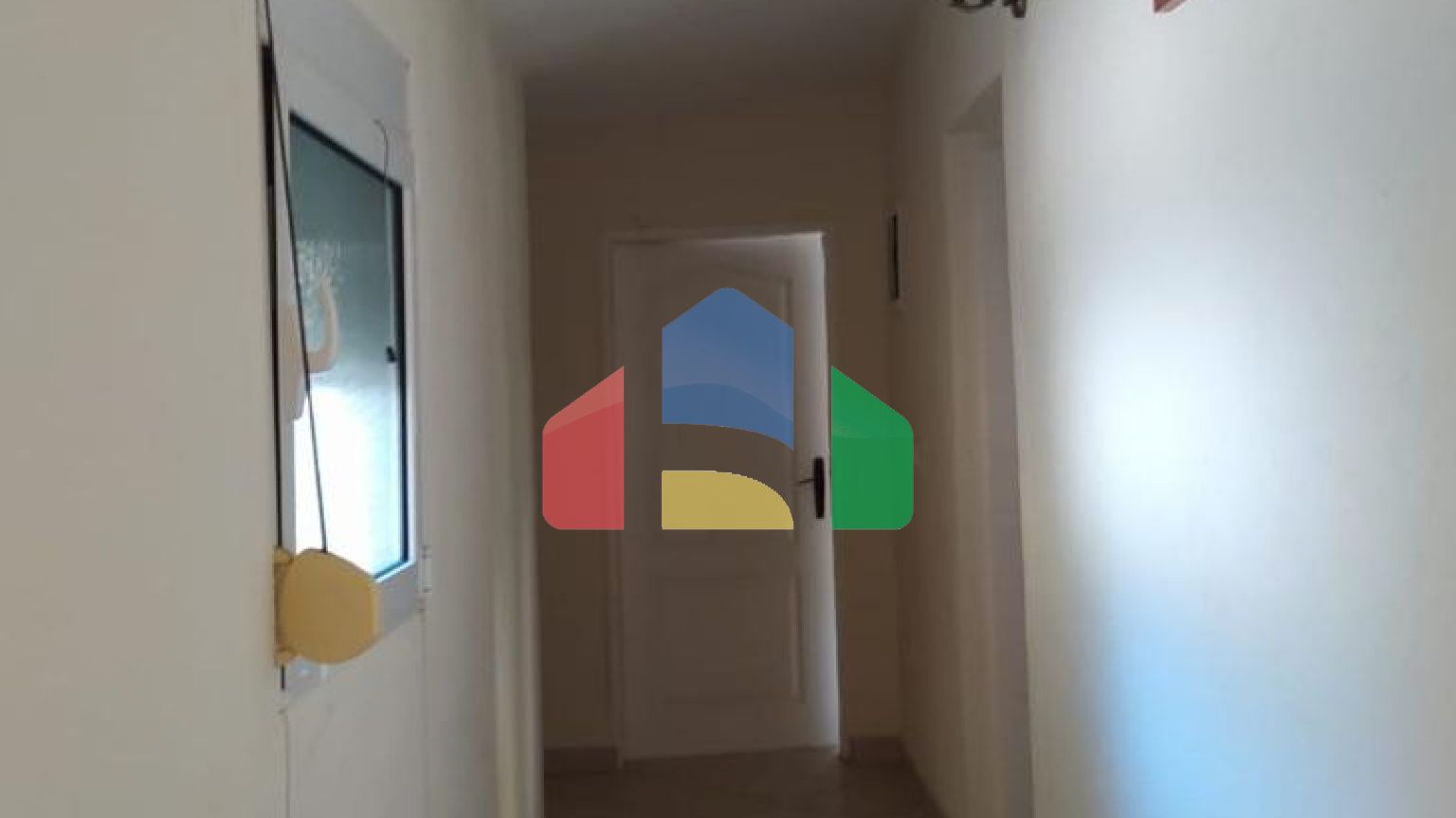 Дом в Утджехе, Видиковак с соснами на участке