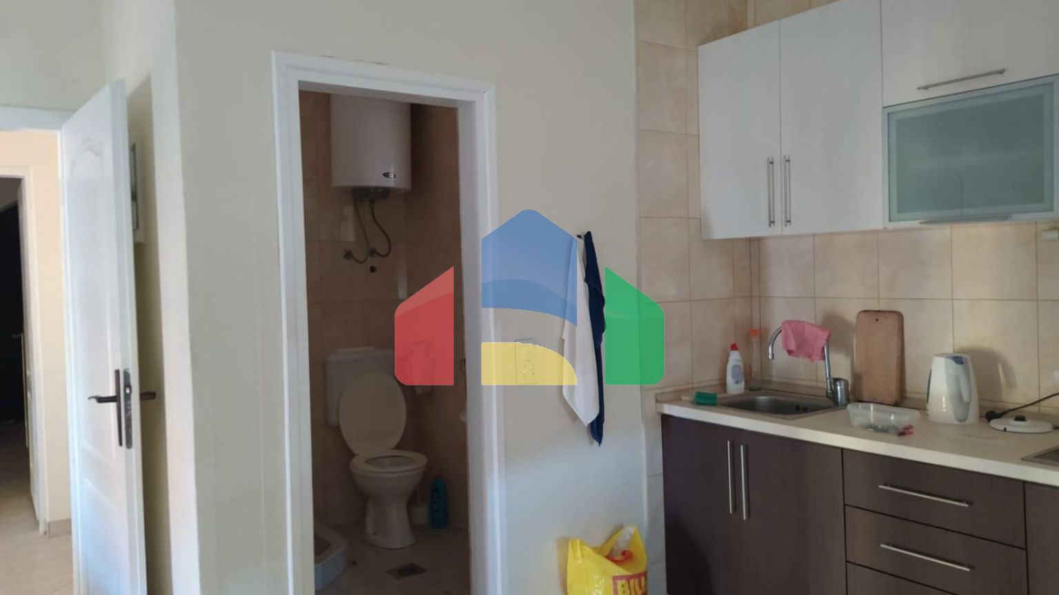 Дом в Утджехе, Видиковак с соснами на участке