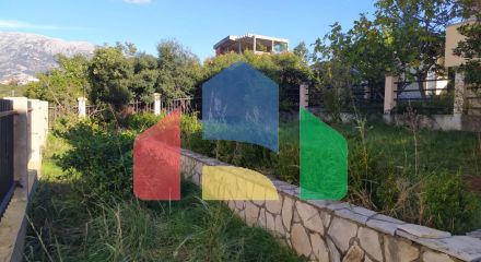 Дом в Утджехе, Видиковак с соснами на участке Дом в Утджехе, Видиковак с соснами на участке