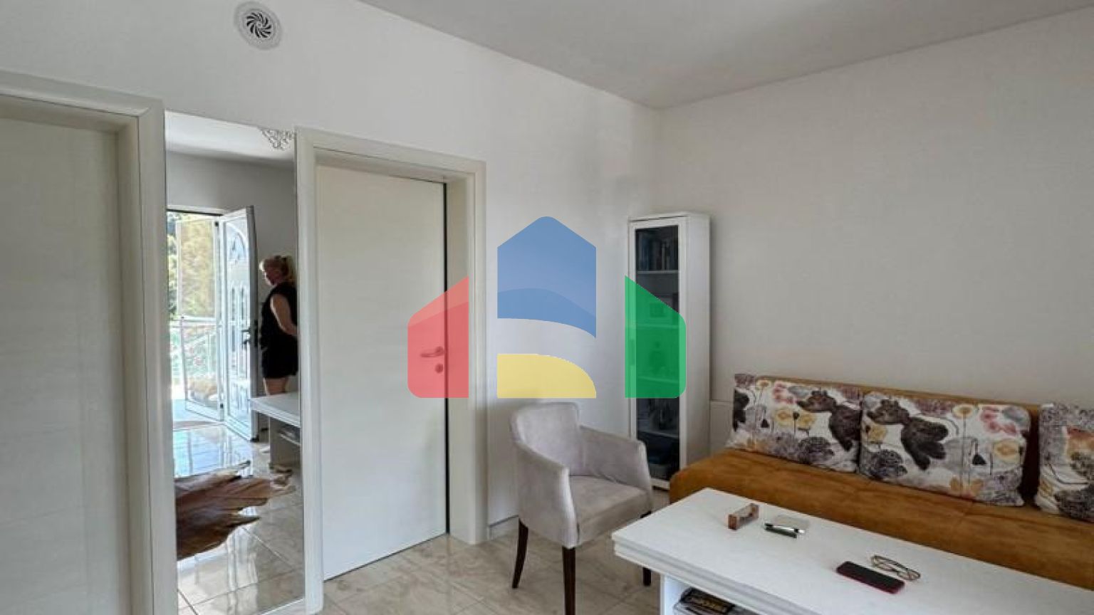 Дом с панорамным видом на море в Утехе, Кунье.