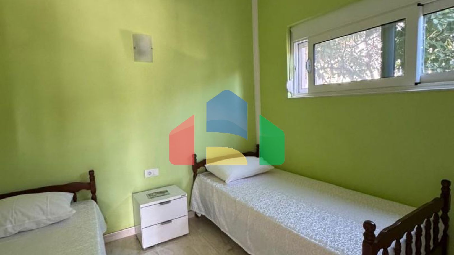 Дом с панорамным видом на море в Утехе, Кунье.