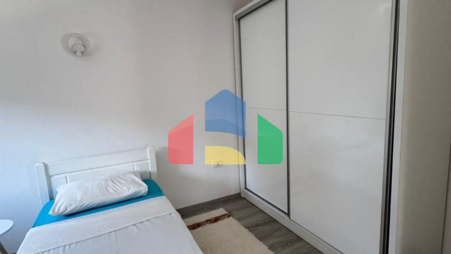 Дом с панорамным видом на море в Утехе, Кунье.