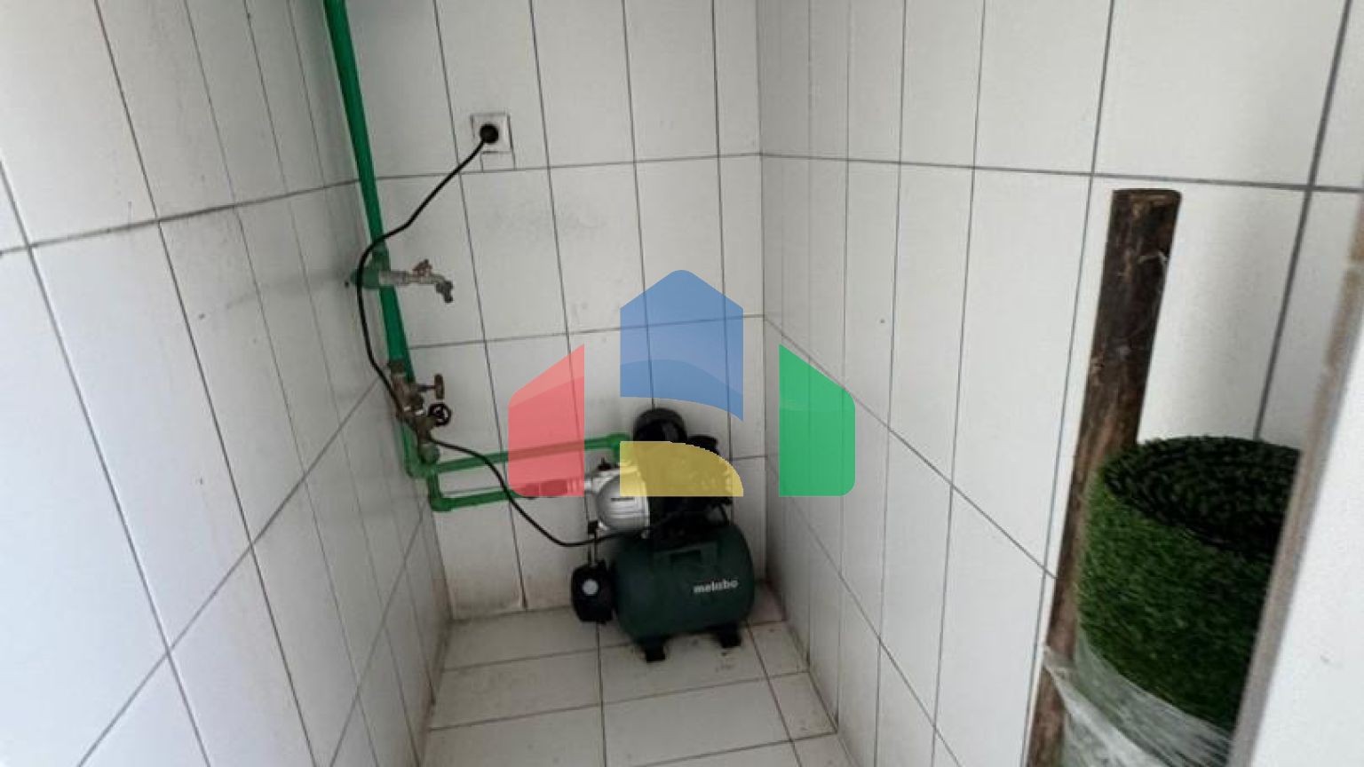 Дом с панорамным видом на море в Утехе, Кунье.