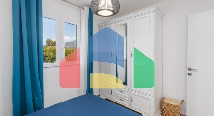 Легальный трехэтажный дом с гаражом в поселке Утеха