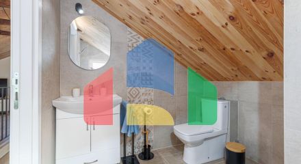 Легальный трехэтажный дом с гаражом в поселке Утеха