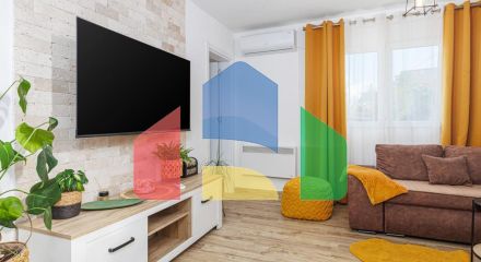 Легальный трехэтажный дом с гаражом в поселке Утеха