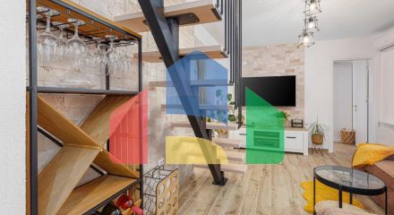 Легальный трехэтажный дом с гаражом в поселке Утеха