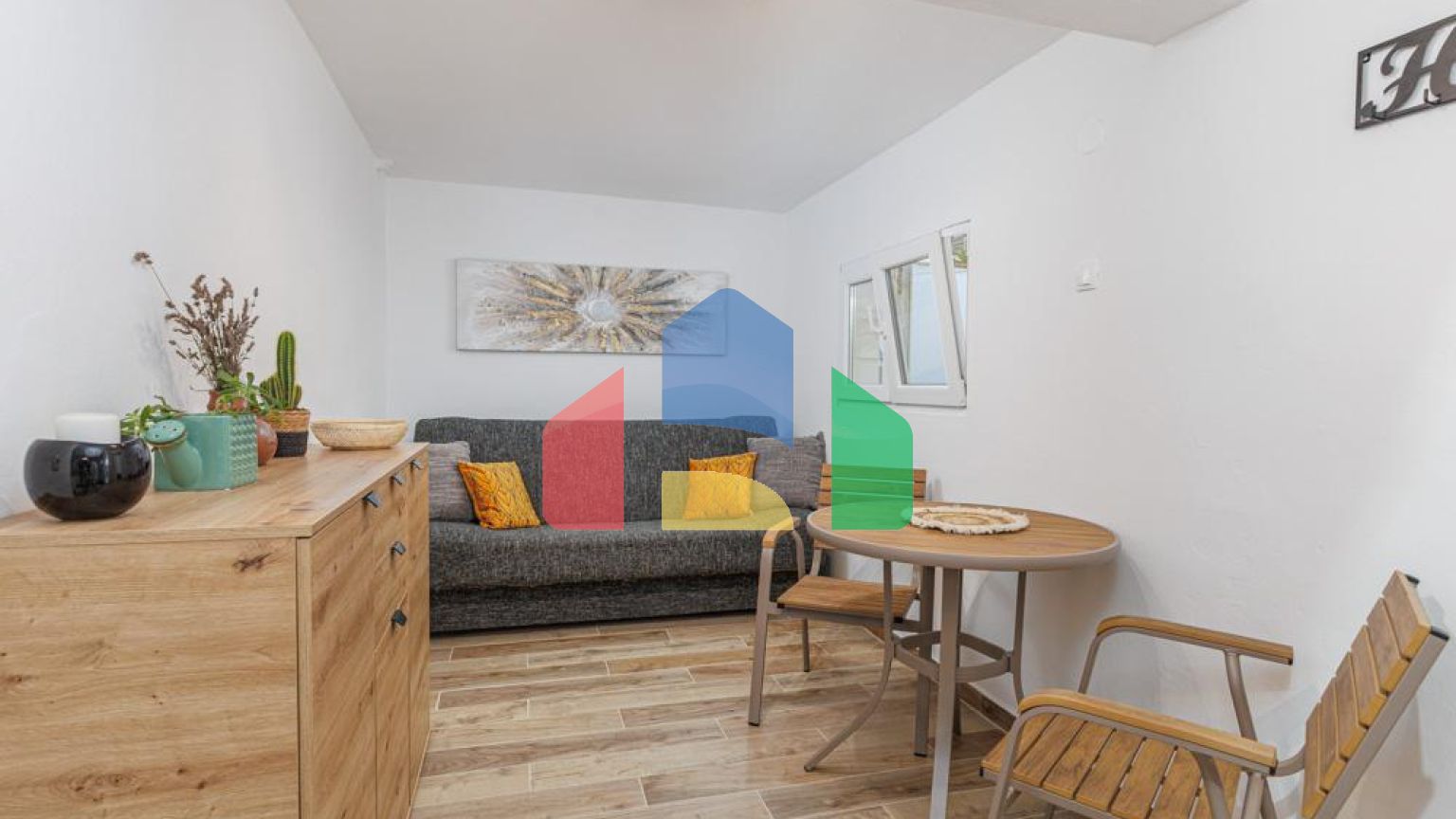 Легальный трехэтажный дом с гаражом в поселке Утеха