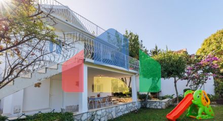 Легальный трехэтажный дом с гаражом в поселке Утеха