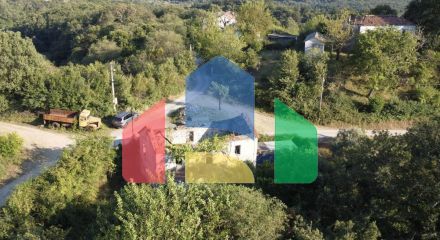 Старинный каменный дом под реставрацию в Кунье