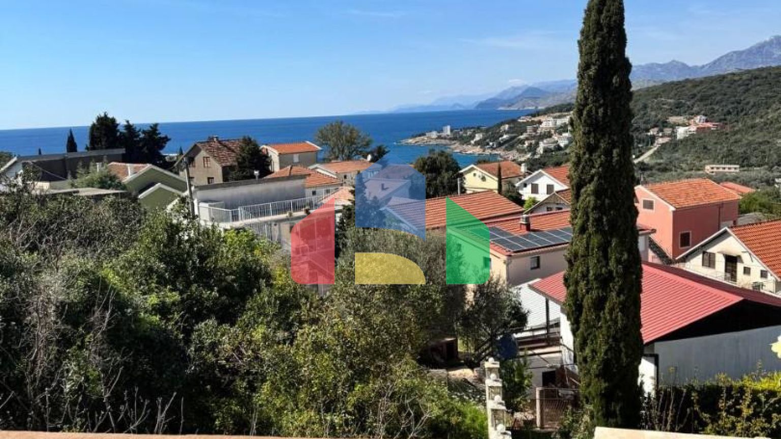 Продаётся легальный трёхэтажный дом в Утехе (Бар)