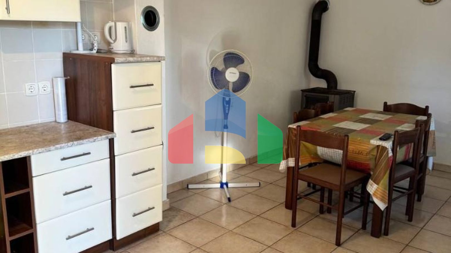 Продаётся легальный трёхэтажный дом в Утехе (Бар)